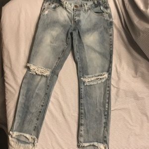 One x one teaspoon Freebirds. Size 28